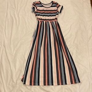 Kids Large dress with pockets!
